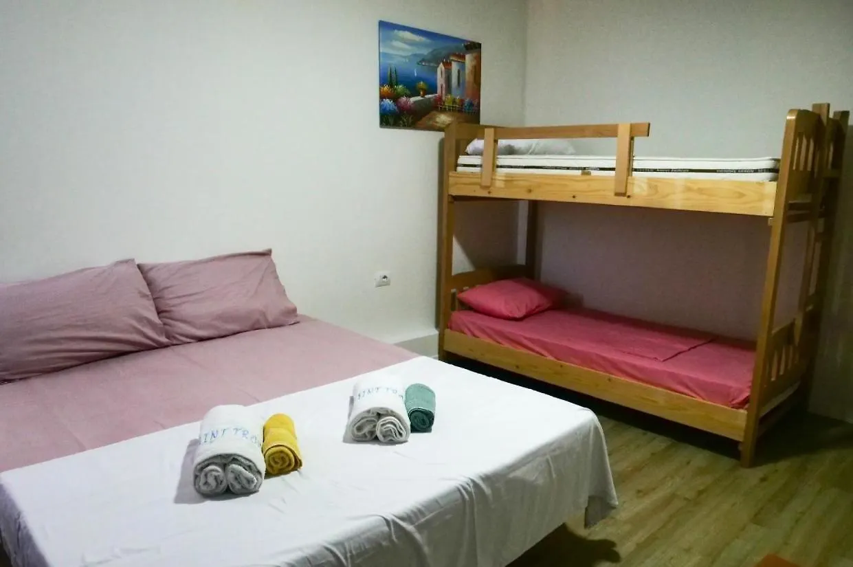 Hotel Saint Tropez Durres Bisht Kamez Albanien