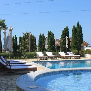 Hotell Aleksandrus Jardin